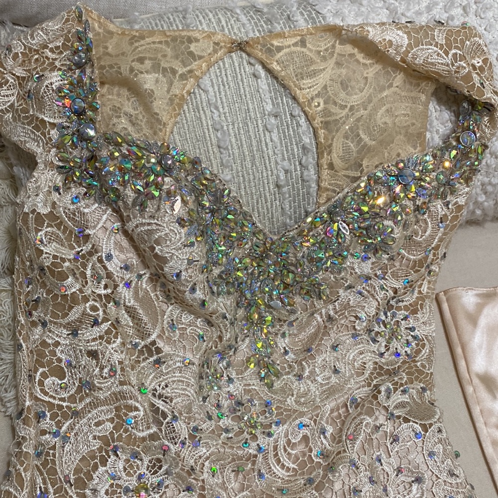 Dress - Picture 3 of 6